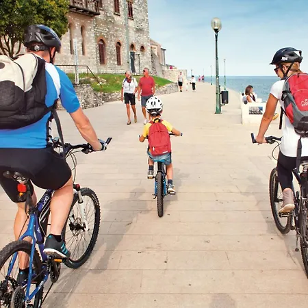 Area Simo Πανσιόν