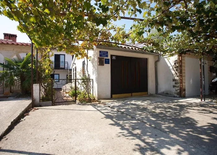 Area Simo Πανσιόν Πόρετς